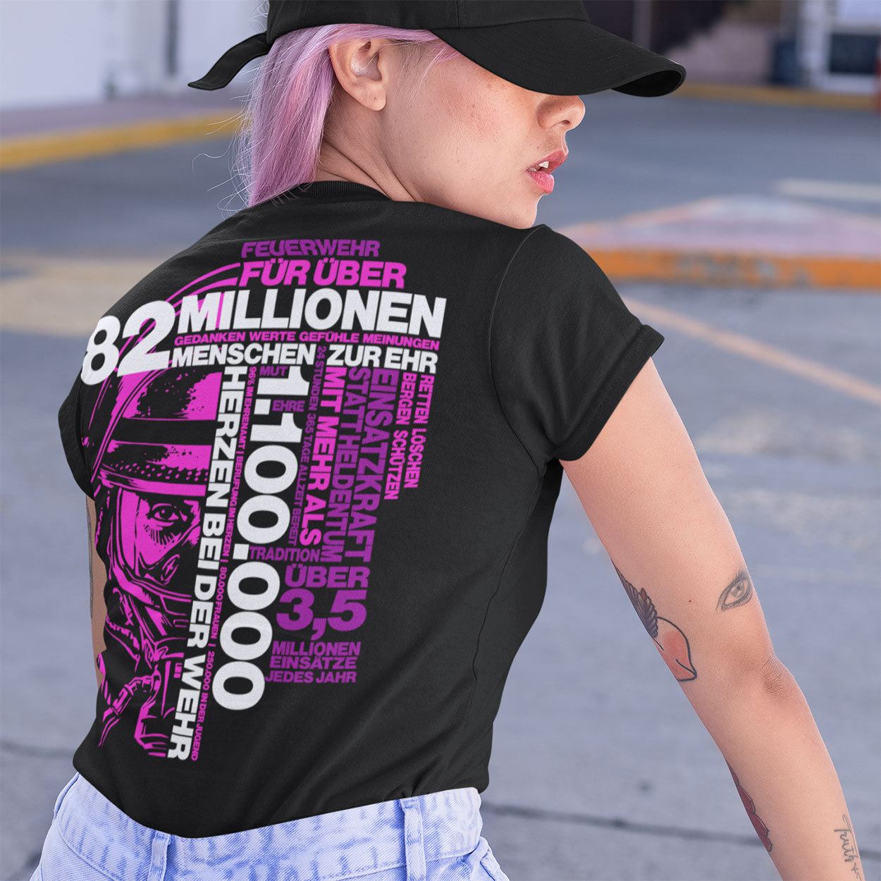 82 Millionen Design - Feuerwehr Frauen T-Shirt 