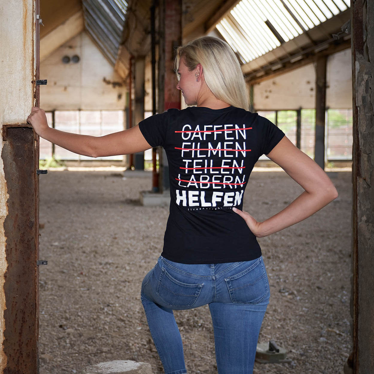 Gaffen filmen teilen labern - Helfen Frauen T-Shirt