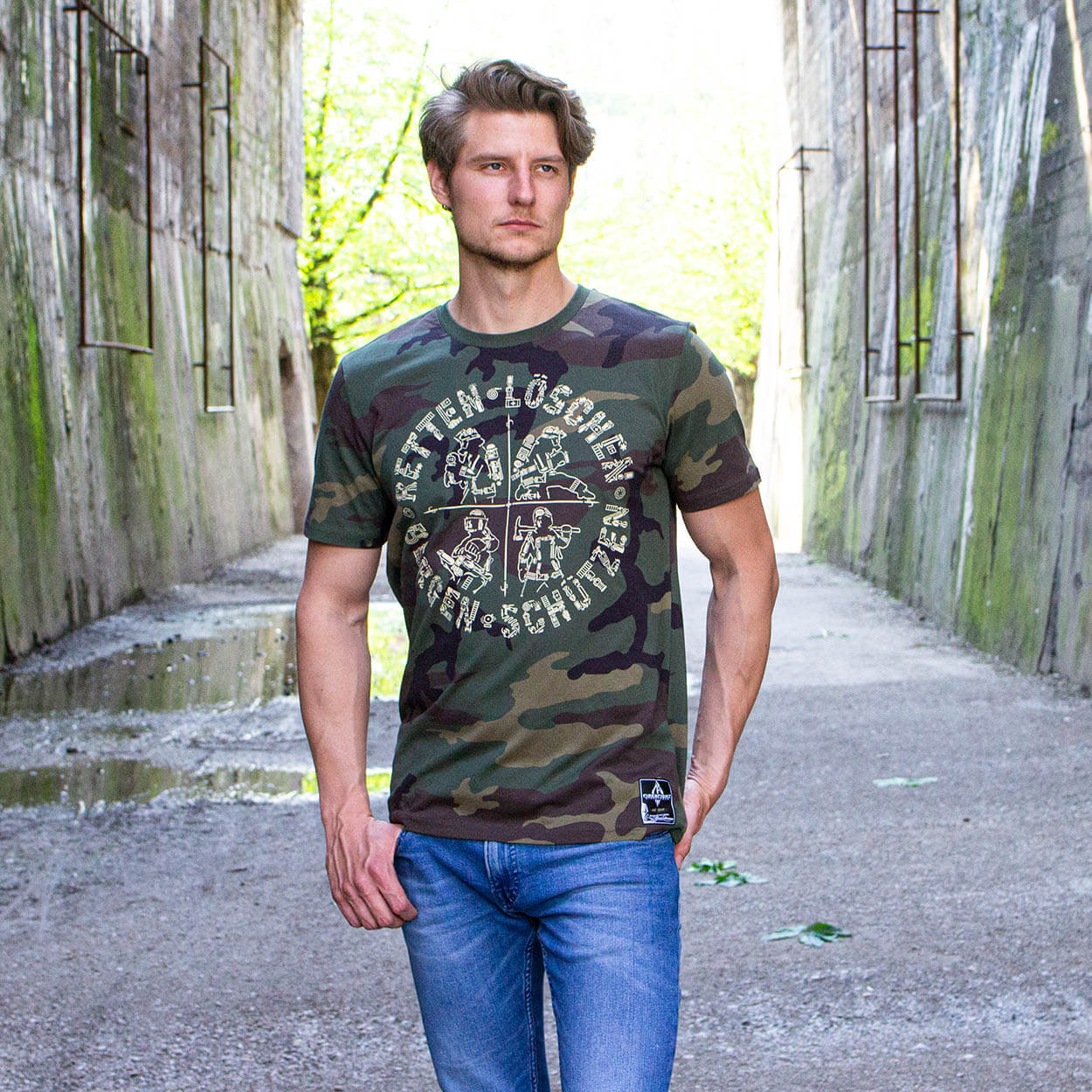 Retten Löschen Bergen Schützen - Männer T-Shirt Camouflage