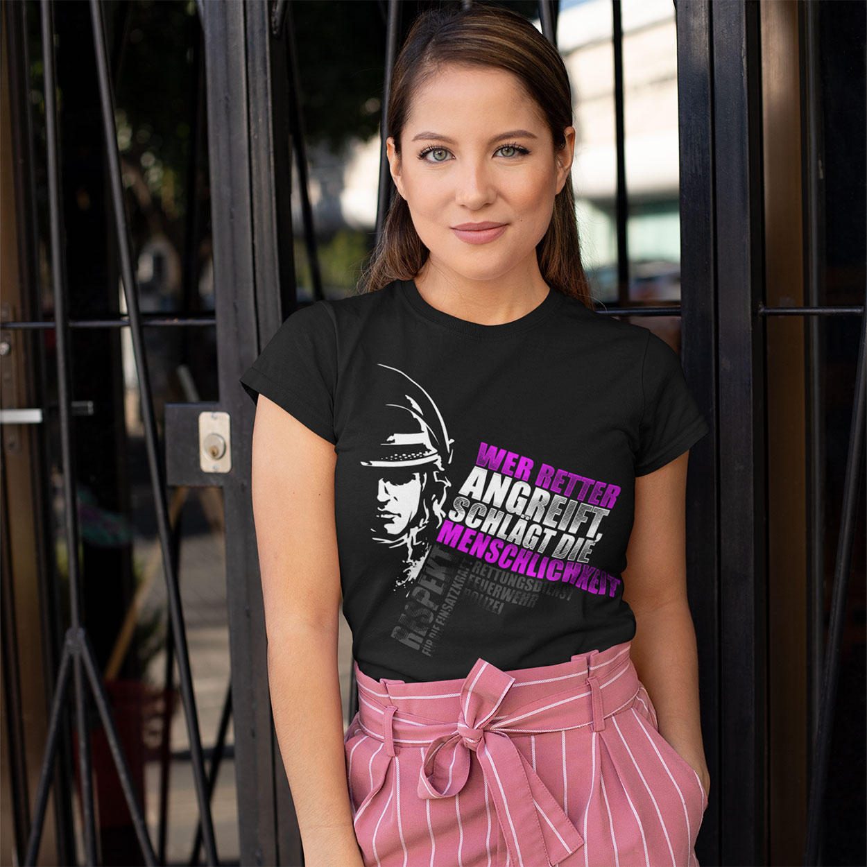 Wer Retter angreift - Frauen T-Shirt