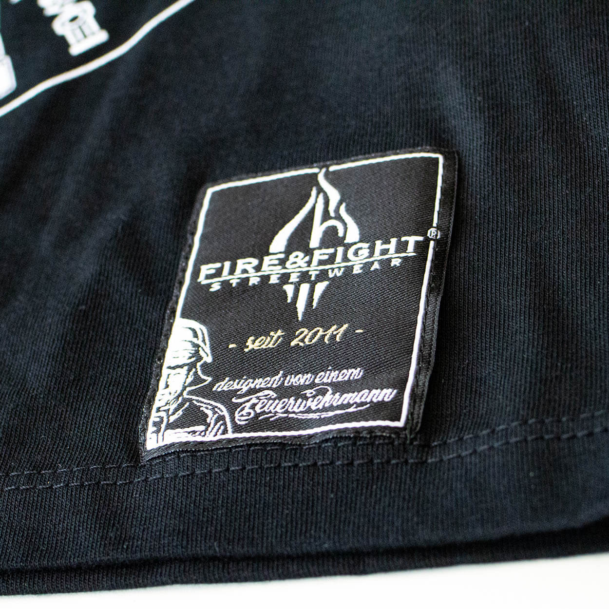 Fire Smoke & Rock´n Roll Details Design - Männer T-Shirt